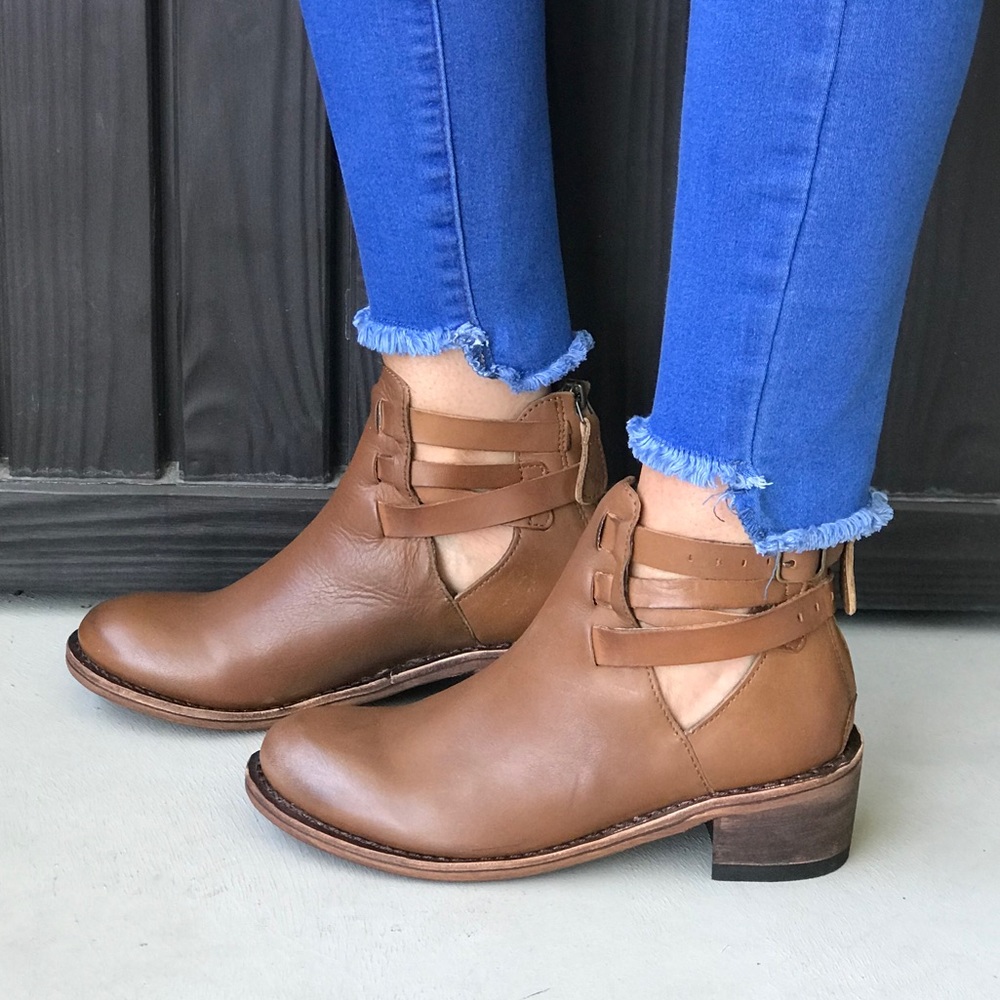 NIB Daphne Distressed Full Grain Leather Boots - Picture 2 of 8